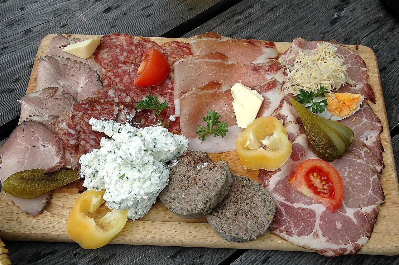 Brettljause: Austria's Cold Board of Speck, Cheese and Bread