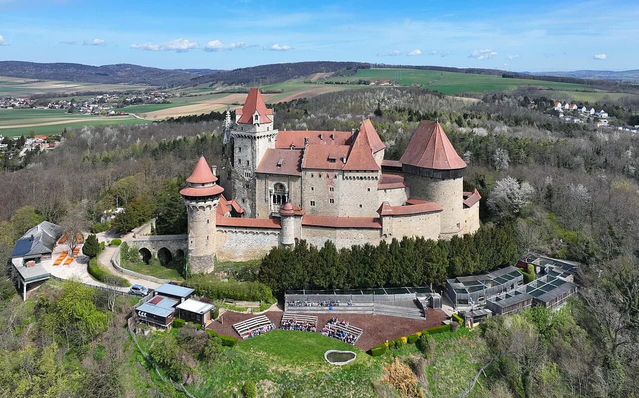 Burg Kreuzenstein: Tour, Tickets and How to Get There