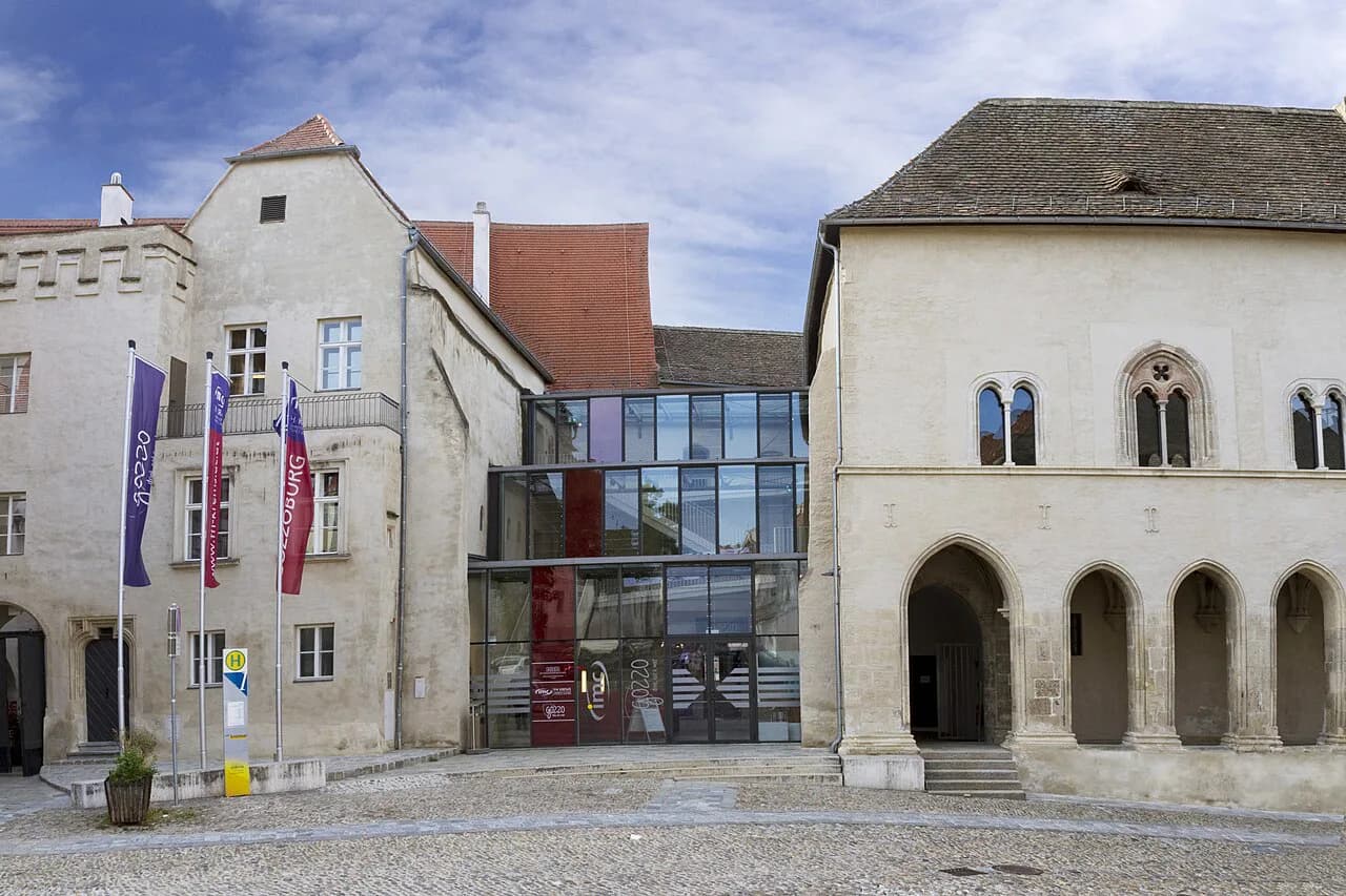 Gozzoburg Krems: A Medieval Town House in the Old Town