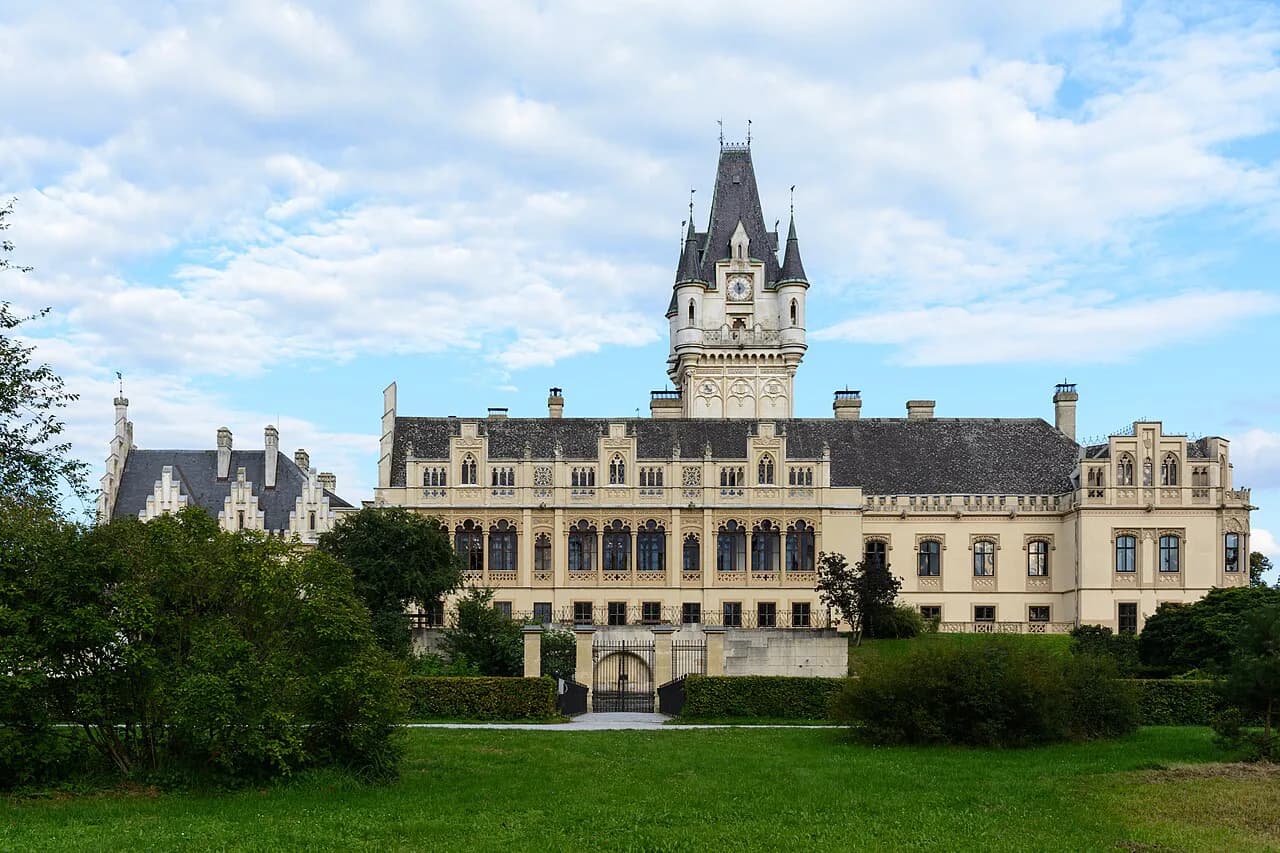 Grafenegg Castle: Neo-Gothic Palace, Park and Concert Grounds