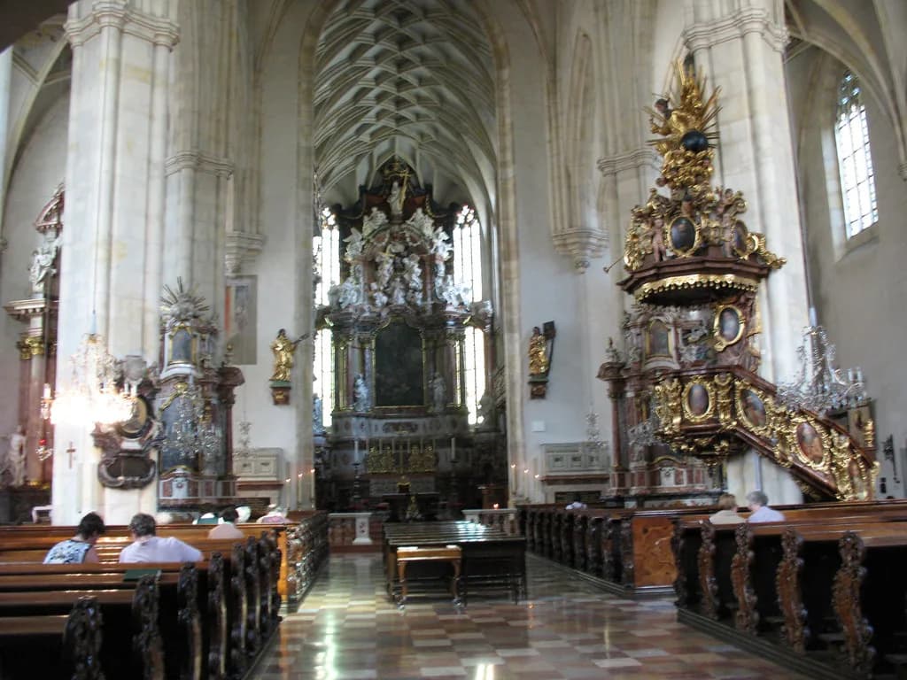Graz Cathedral (Grazer Dom): What to See Inside