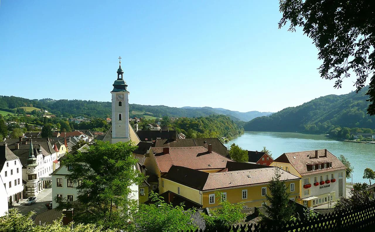 Grein an der Donau: Castle, Old Town and Danube Guide