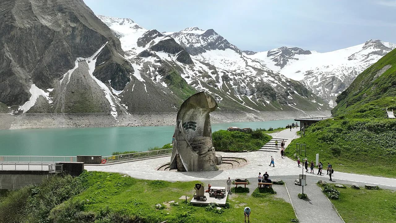 Kaprun, Austria: Glacier Views, Gorge and Castle Town Guide
