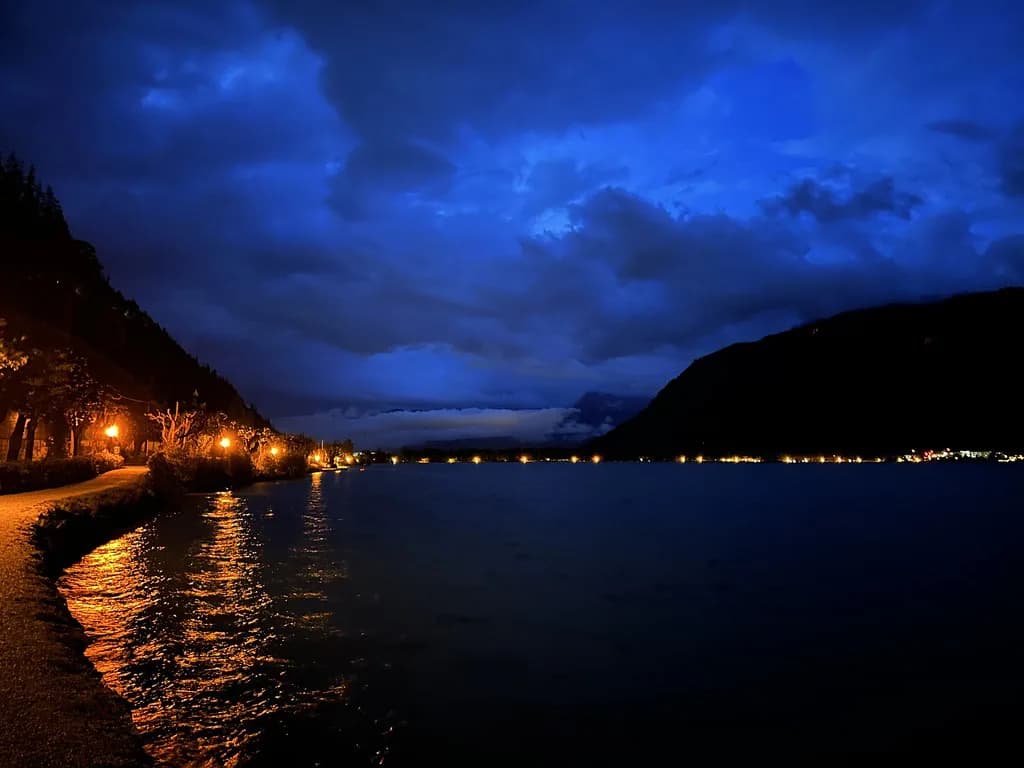 Lake Zell (Zeller See): Boats, the Promenade and the Towns on the Shore