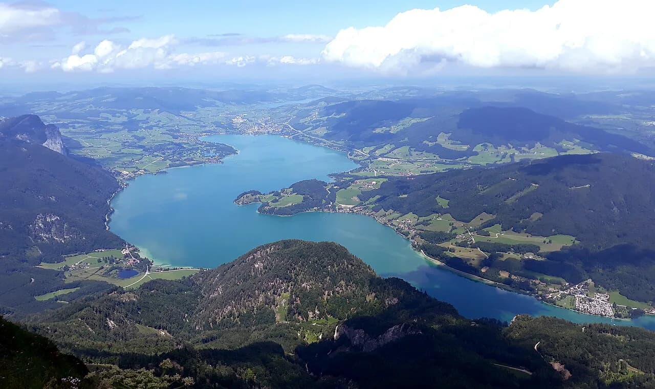 Mondsee: Lake Town Guide for a Stop Near Salzburg