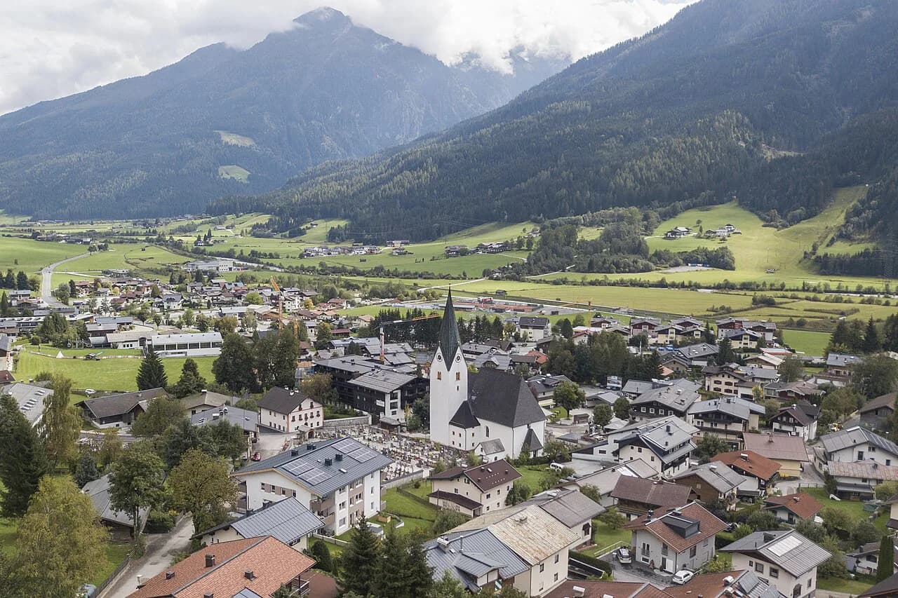 Neukirchen am Grossvenediger: Alpine Village Guide