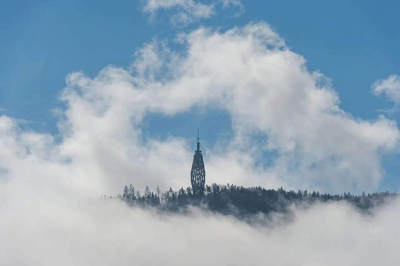 Pyramidenkogel: Austria's Wooden Observation Tower Above the Wörthersee