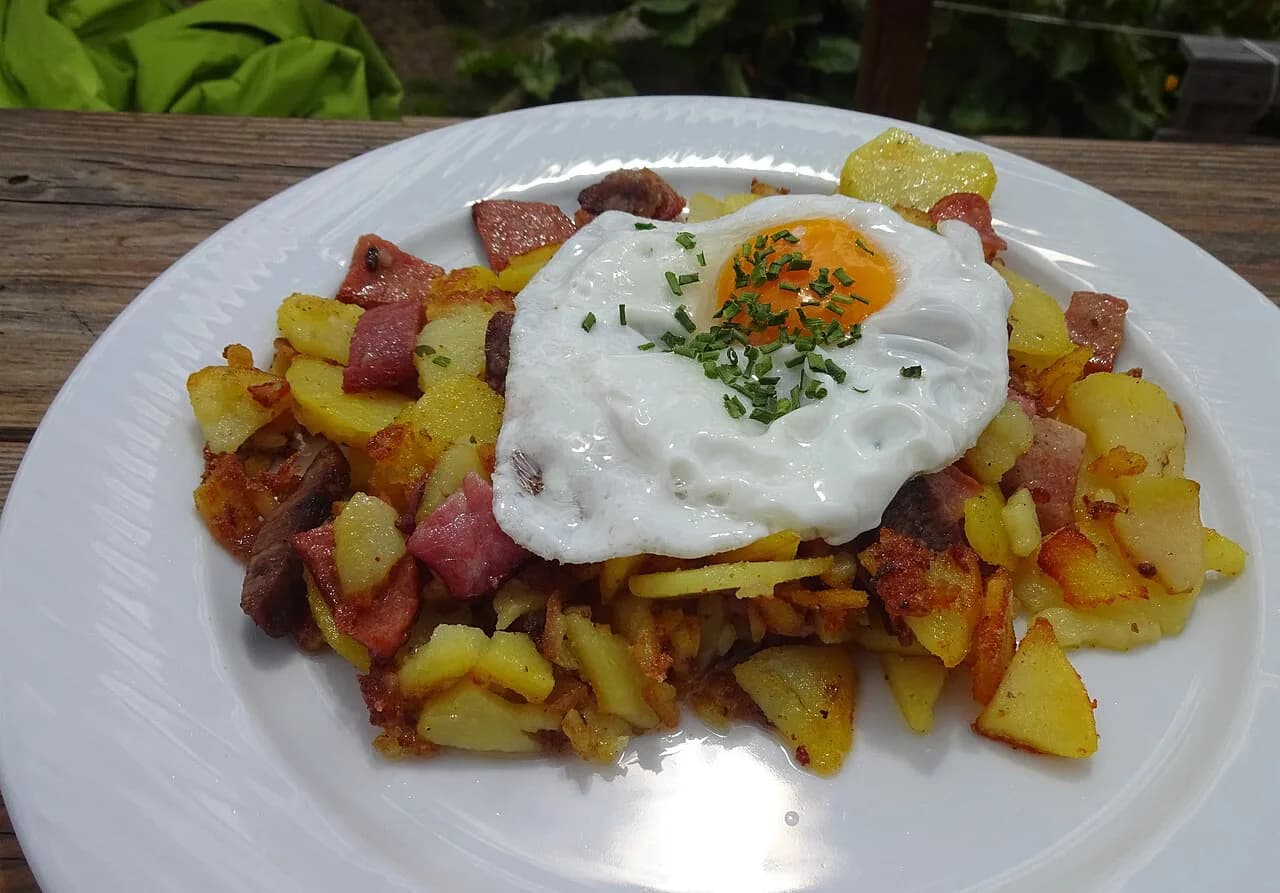 Tiroler Gröstl: What It Is and How It's Served in Austria