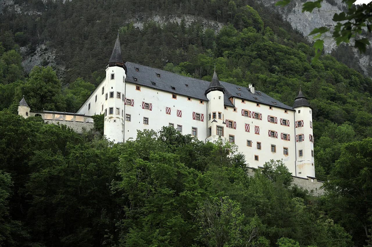 Tratzberg Castle: What to See Inside Austria's Renaissance Castle