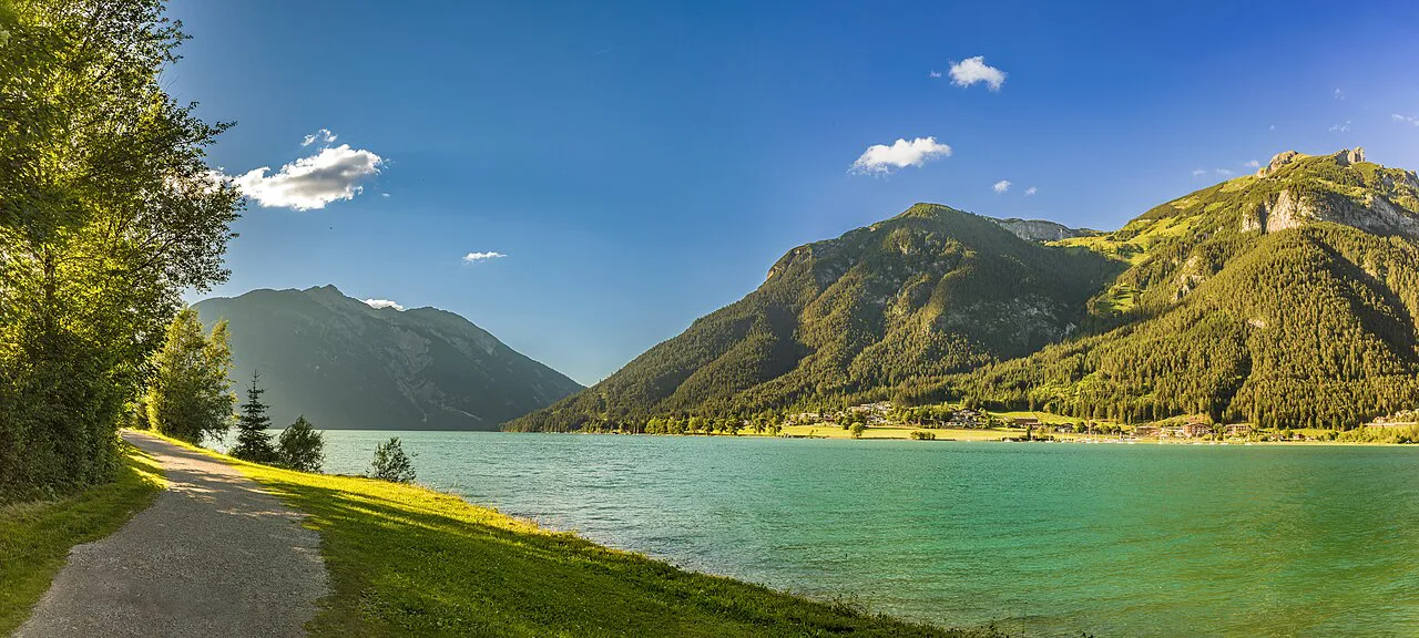 A lakeside path along the Achensee north of Pertisau.