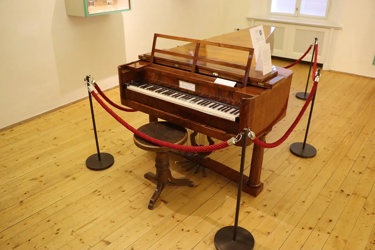 A fortepiano played by Beethoven, displayed in the Beethovenhaus in Baden.