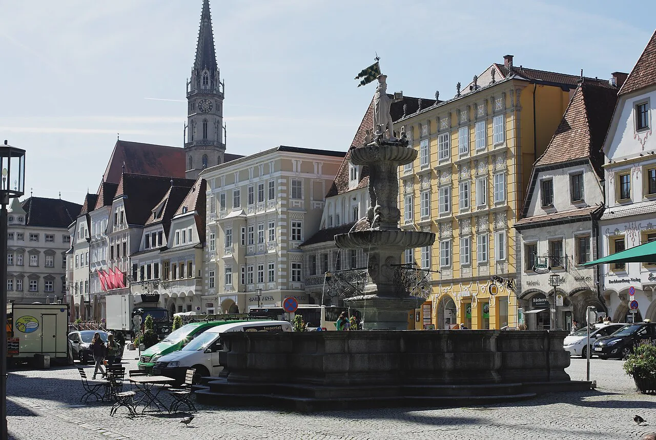 The Leopoldi fountain on Steyr's Stadtplatz, the square where the Bummerlhaus stands.