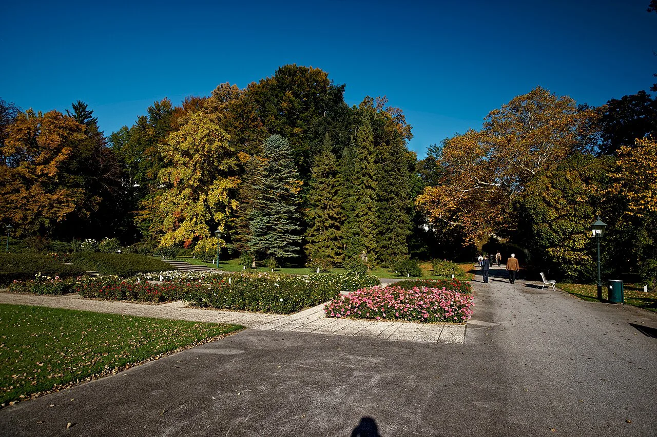 Autumn trees and flowerbeds in the Doblhoffpark in Baden bei Wien.