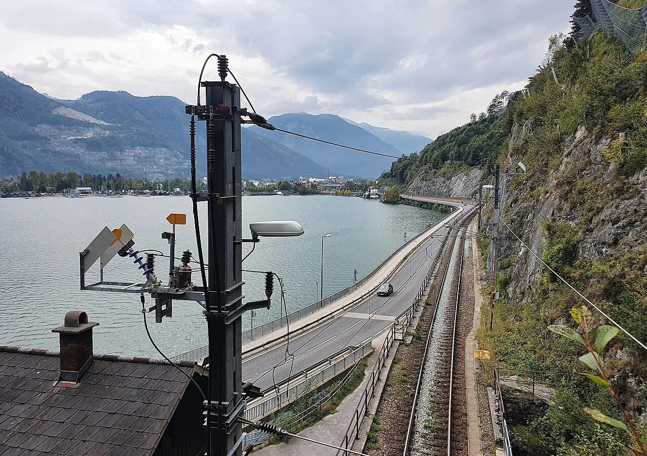 Road and railway along the Traunsee shore towards Ebensee.