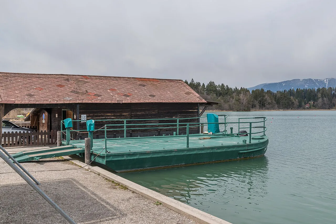 The island transfer boat on the Faaker See at Faak am See.