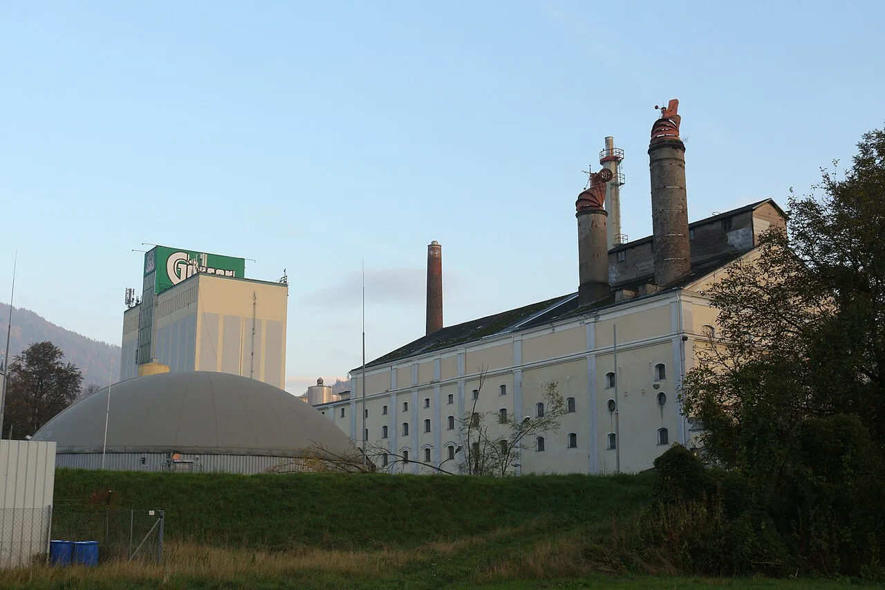 Buildings and chimneys of the Gösser brewery in Leoben.