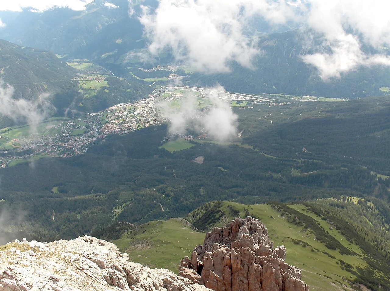 Imst in the valley below, seen from the Vordere Platteinspitze.