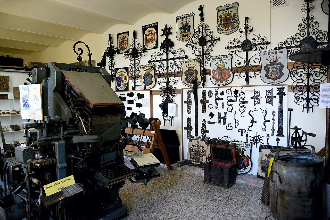 Folk crafts and wrought ironwork in the Zeno Gögl Hall of the Kaiser Franz Josef Museum.