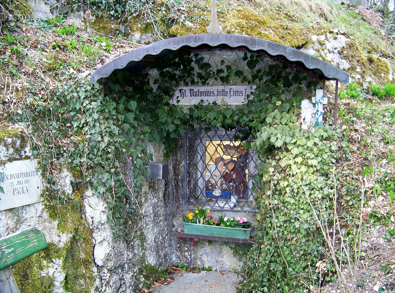 The ivy-covered St. Anthony Grotto on the Kalvarienberg in Bad Ischl.