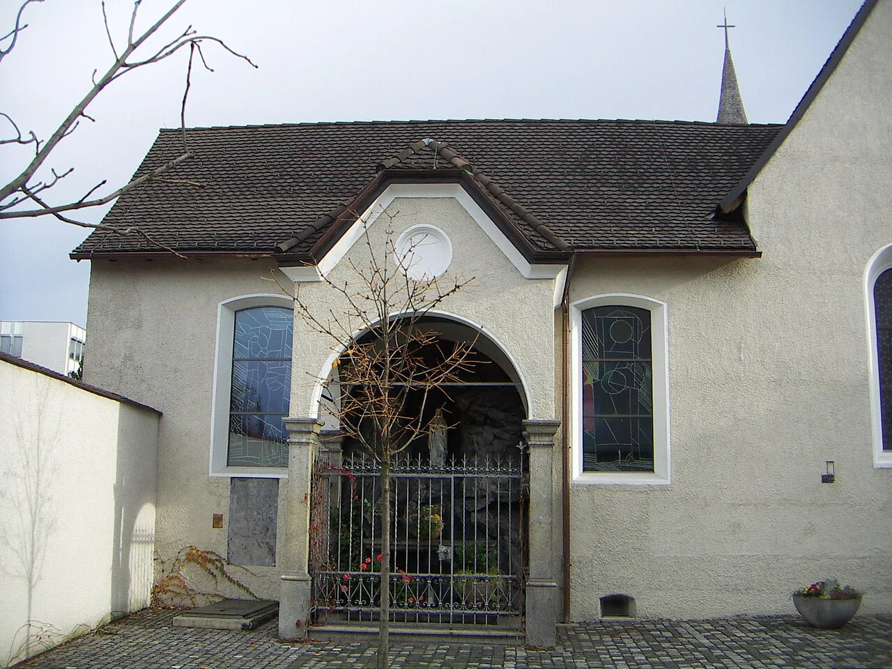 The forecourt chapel with its arched entrance at the Capuchin monastery in Feldkirch.