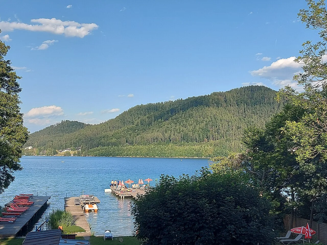 The Gracarca hill seen across the Klopeiner See.