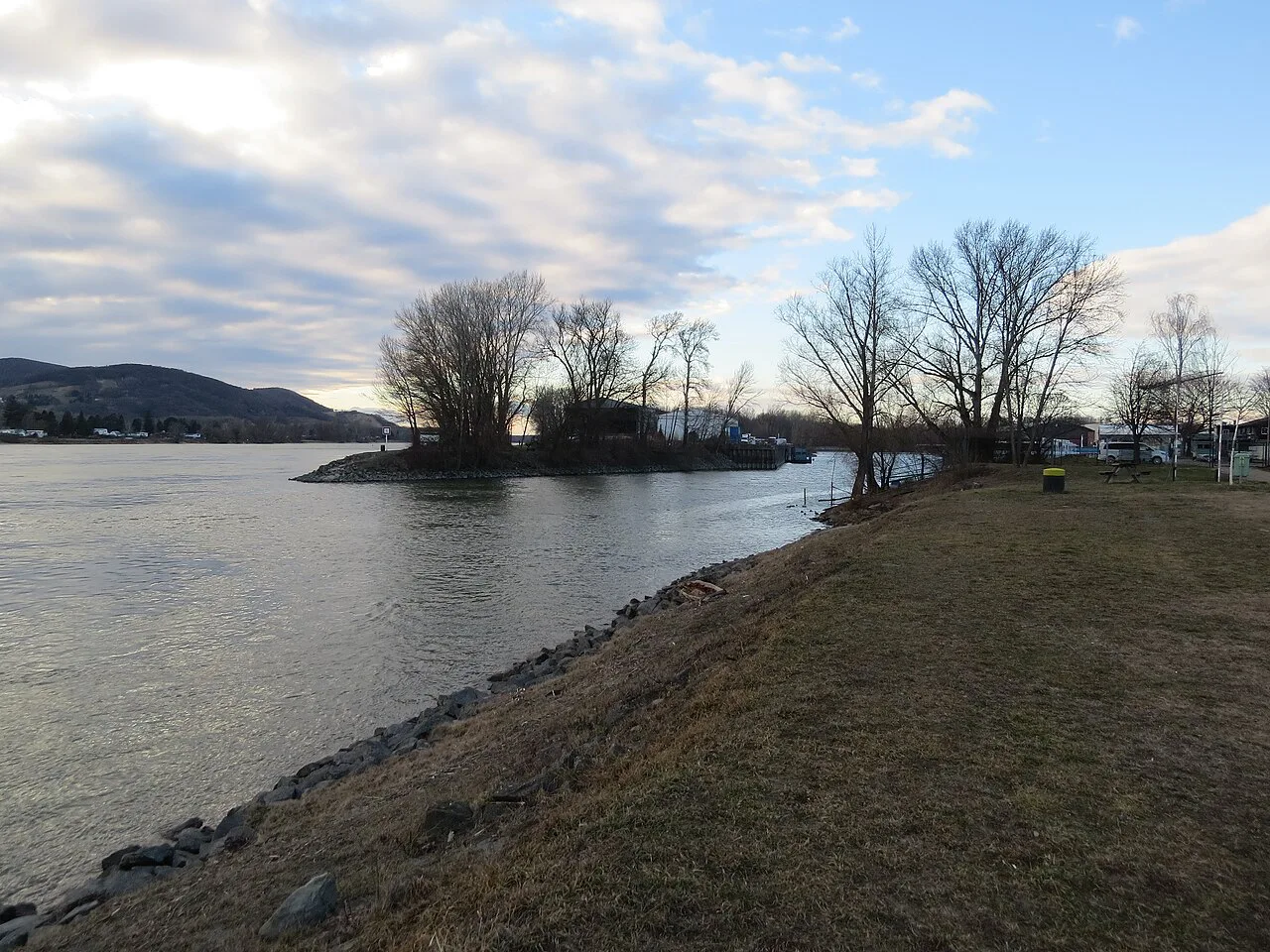 The Danube at the harbour of Korneuburg.