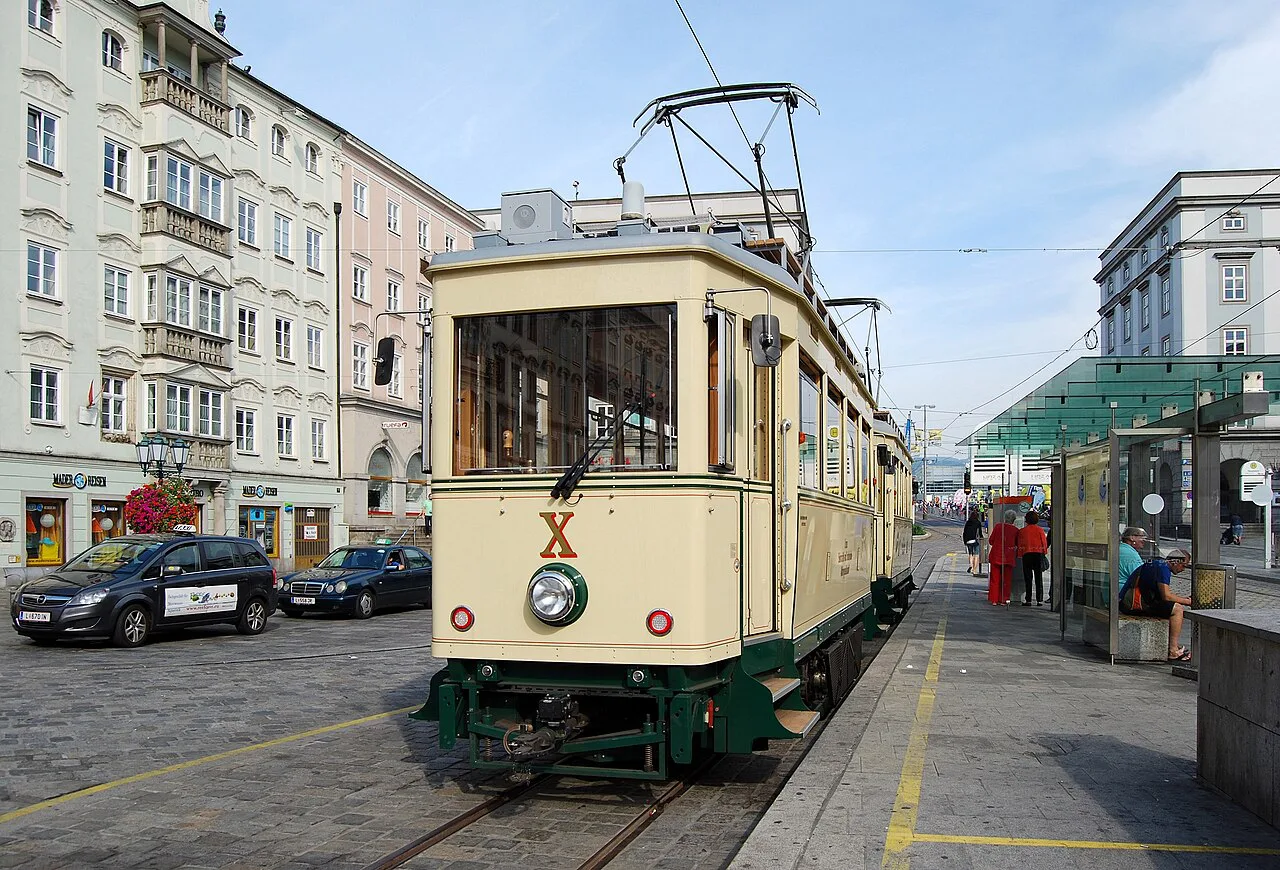 A Pöstlingbergbahn tram waiting on Linz's Hauptplatz.