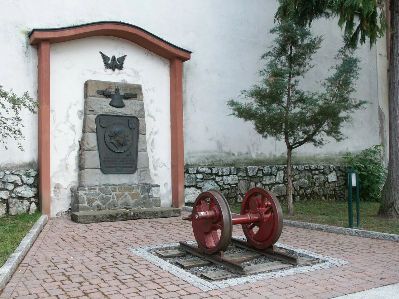 The memorial to the builders of the Mariazellerbahn in Mariazell.