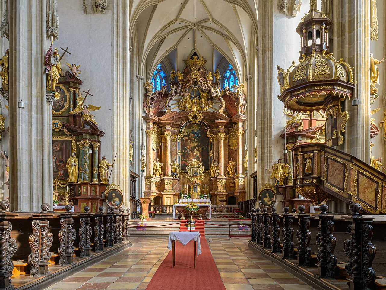 The nave and Baroque high altar of the Piarist Church in Krems.