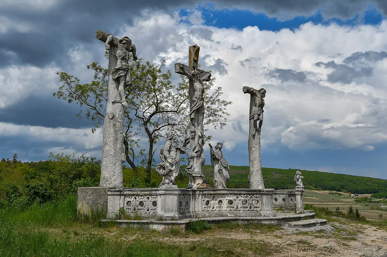 The Calvary sculptures near the windmill above Retz.