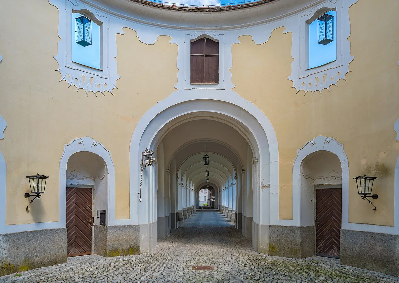 The arcaded bridge over the moat of Schloss Lamberg in Steyr.