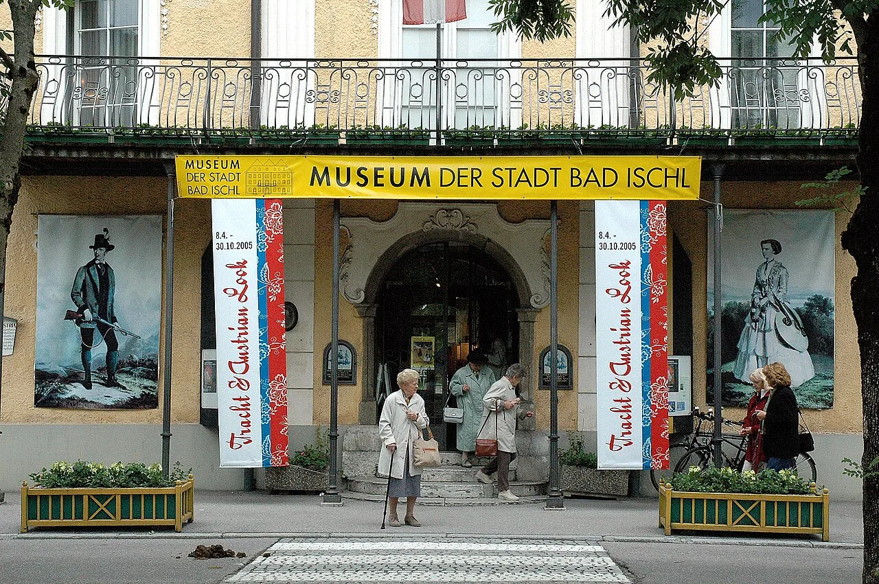 The entrance of the Museum der Stadt Bad Ischl, with exhibition banners.
