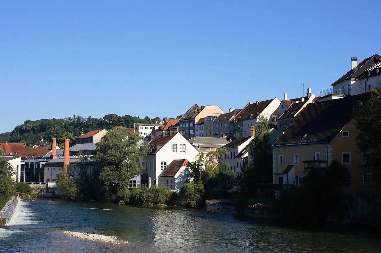 Houses along the Wehrgraben channel in Steyr, seen from the Steyr bridge.