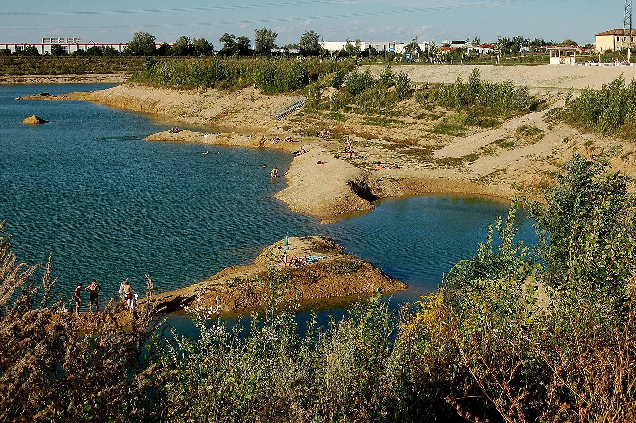 The Achtersee recreation area in Wiener Neustadt.