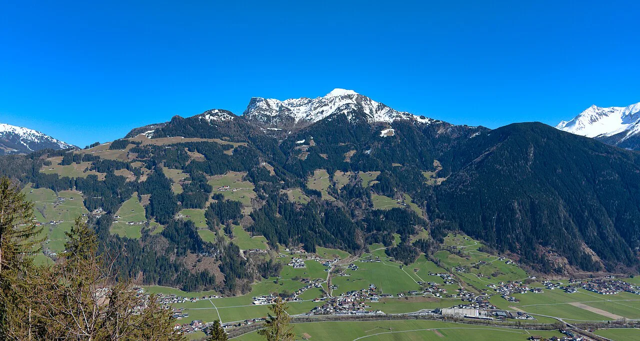 The Zillertal valley and its mountains seen from the Schwendbergstraße.
